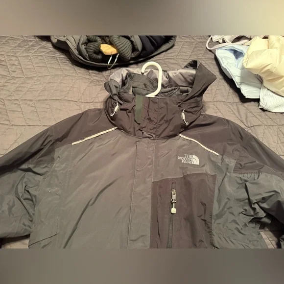The North Face Triclimate HyVent 3 in 1 Grey Men’s Medium Jacket